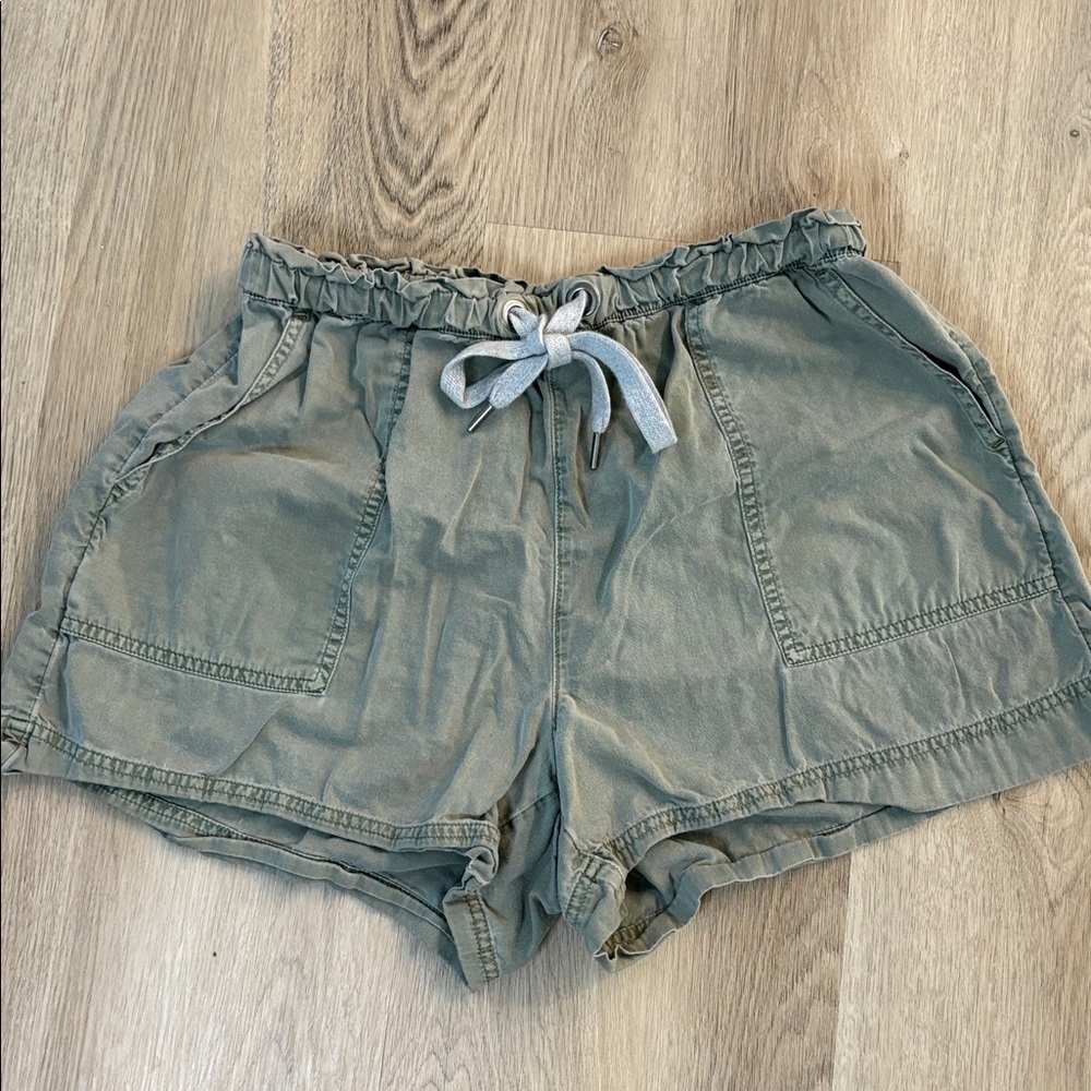 AERIE high waisted tie waist utility style shorts size medium olive green cotton - Picture 3 of 5